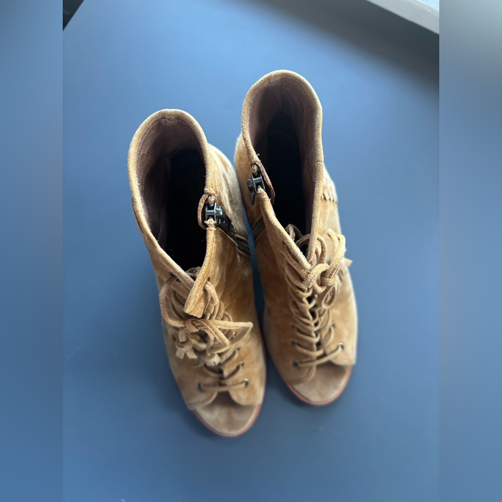 FRYE Suede Lace Up Heels- 8.5 - Picture 4 of 10